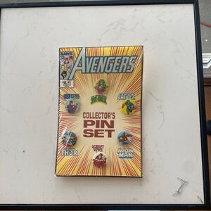 Marvel AVENGERS Vintage 80s Collectors Pin Set Sealed / Thor Iron Man 1989
